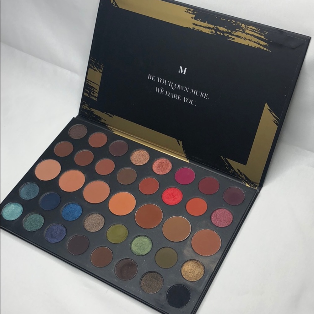 Morphe Dare To create 39A